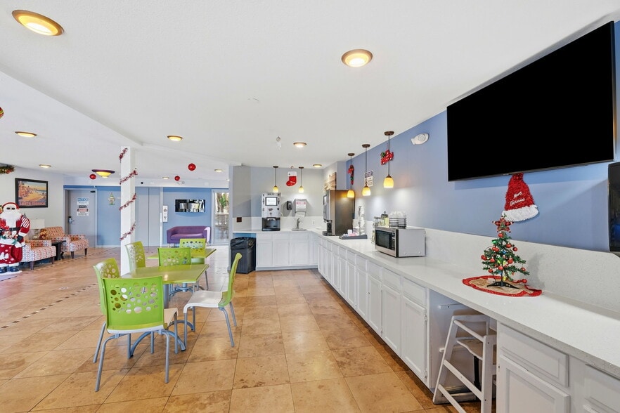 More Photos Of 600 Riverside Ave, Santa Cruz Hotel For Sale
