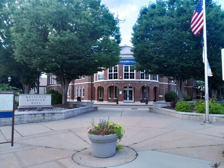 More Photos Of 476 Main St, Metuchen Storefront Retail Residential For Sale