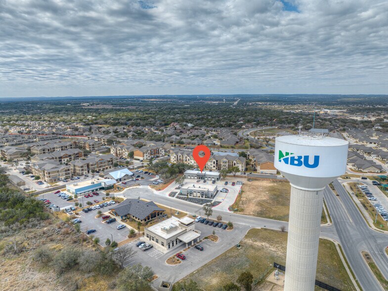 More Photos Of 3016 Independence Dr, New Braunfels Unknown For Lease
