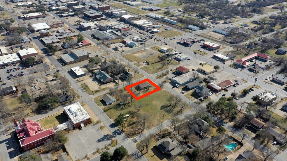 More Photos Of 500 W Nash St, Terrell Medical For Lease