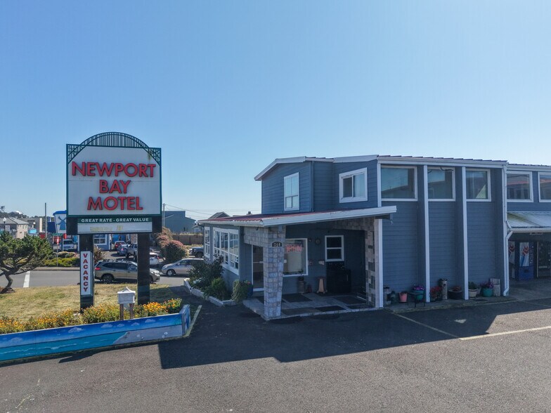 More Photos Of 754 SW Coast Hwy, Newport Hotel For Sale