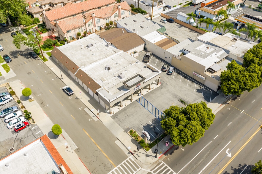 More Photos Of 9403 Las Tunas Dr, Temple City Freestanding For Sale