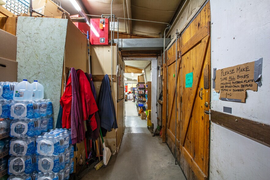 More Photos Of 118 4th ave, Clark Fork Supermarket For Sale