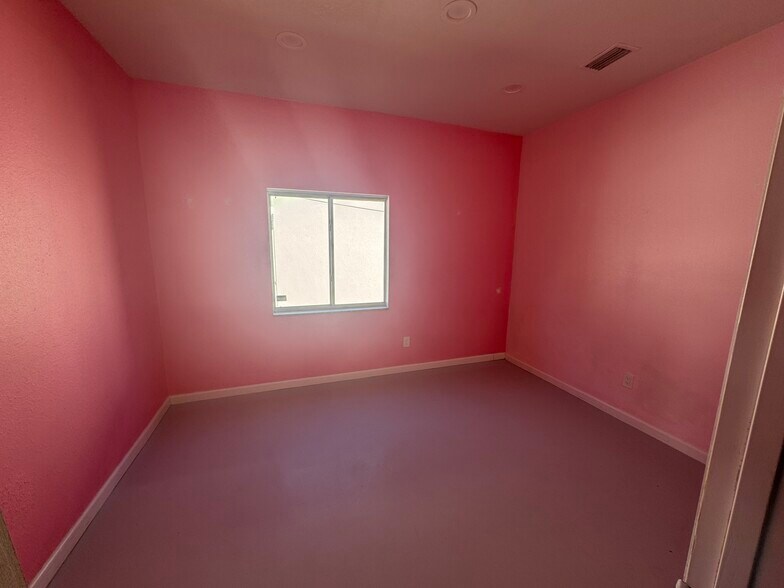 More Photos Of 463 Grant St, Dunedin Restaurant For Lease