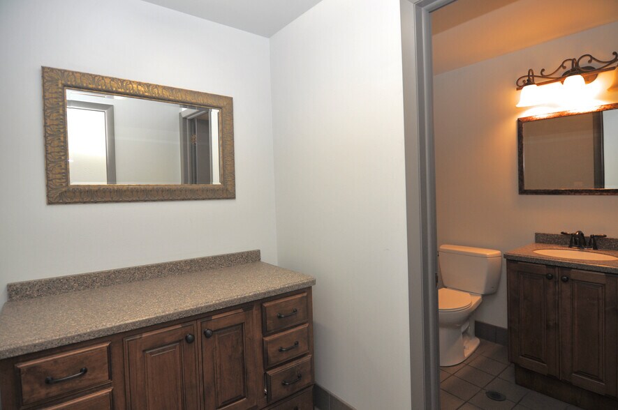 More Photos Of 1735 S 300 W, Salt Lake City Auto Dealership For Lease