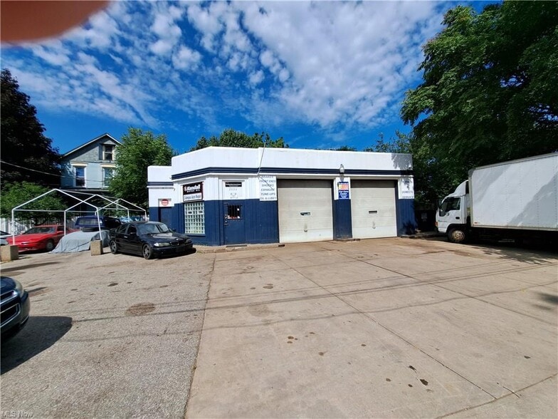 More Photos Of 2884 Scranton Rd, Cleveland Auto Repair For Sale