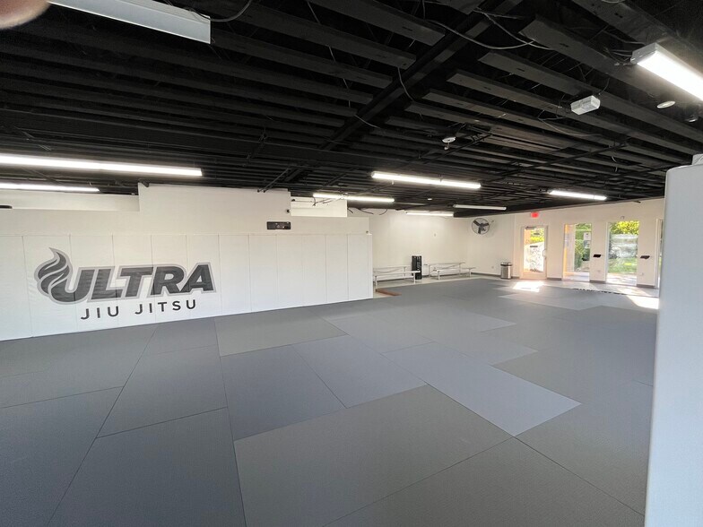 More Photos Of 23333 Cinema Dr, Santa Clarita Office For Lease