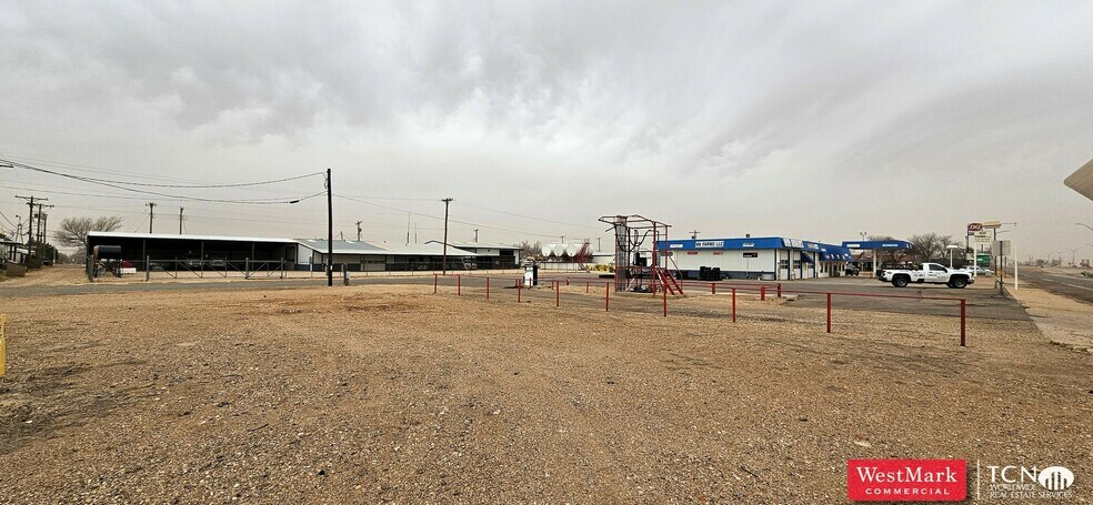 More Photos Of 824 Avenue B, Abernathy Service Station For Sale