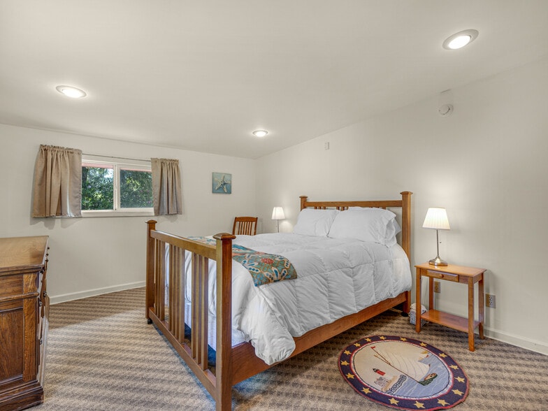 More Photos Of 2624 Neawanna St, Seaside Specialty For Sale