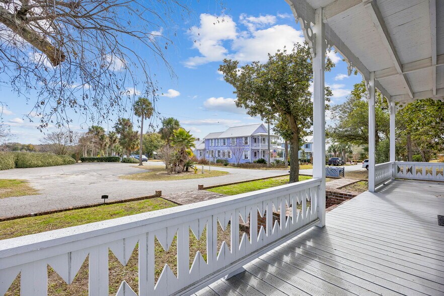More Photos Of 501 N 3rd St, Fernandina Beach Office For Sale