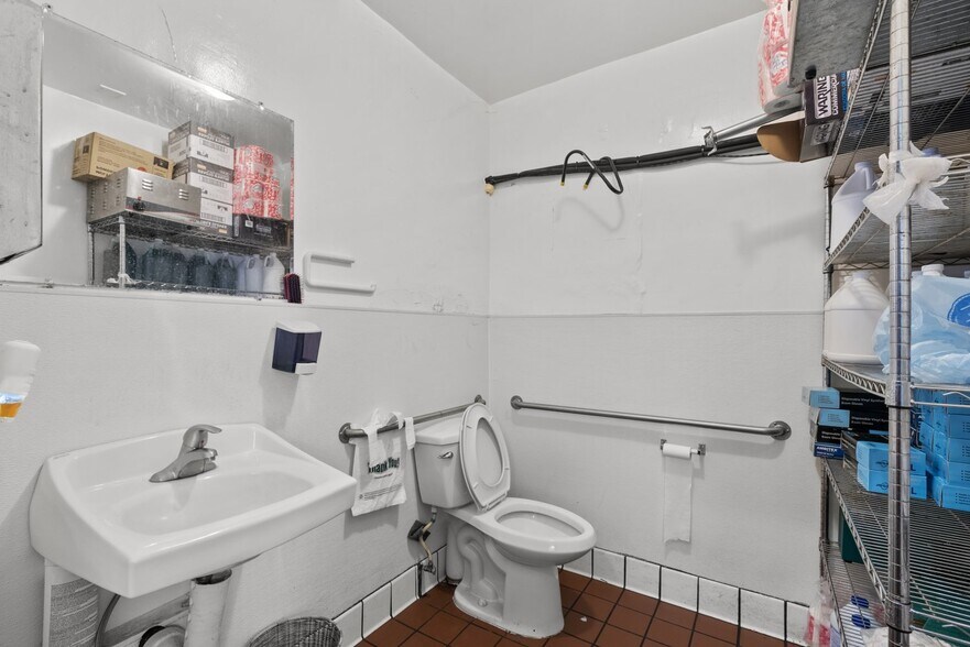 More Photos Of 920 N Bonnie Beach Pl, Los Angeles Freestanding For Sale