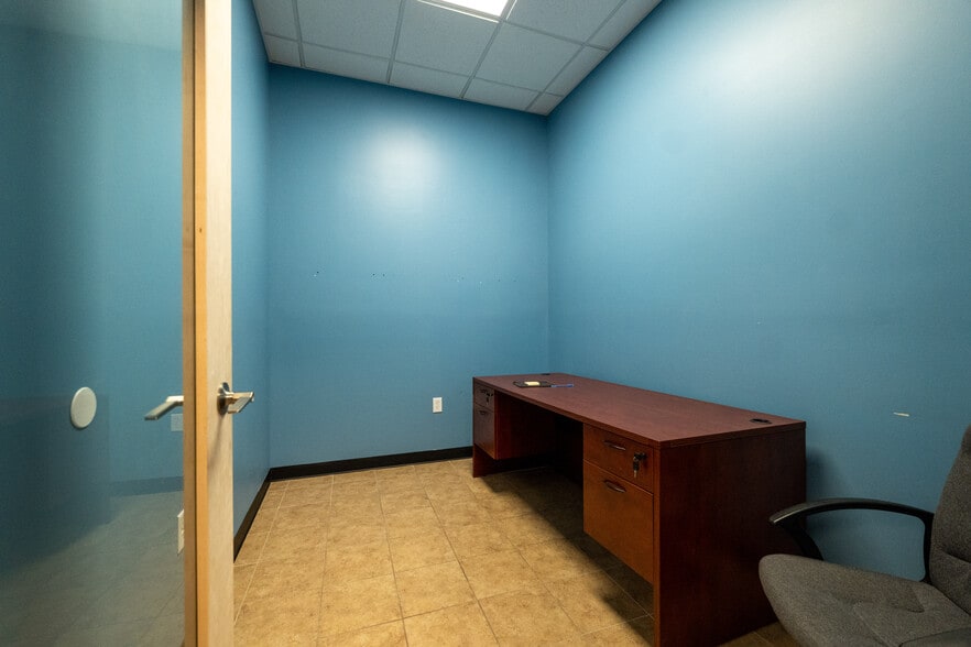 More Photos Of 24 Main St, Toms River Bank For Lease