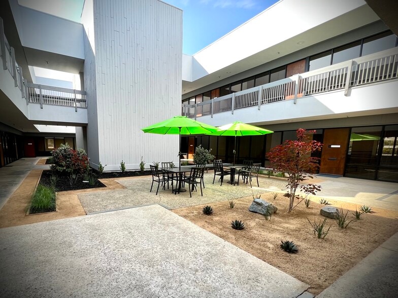 More Photos Of 1400 Quail St, Newport Beach Office For Lease