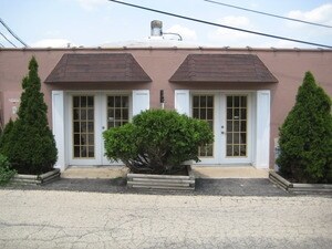 More Photos Of 114-118 E Calhoun St, Woodstock Freestanding For Lease