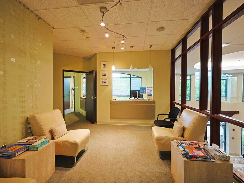 More Photos Of 600 Peter Jefferson Pky, Charlottesville Medical For Sale