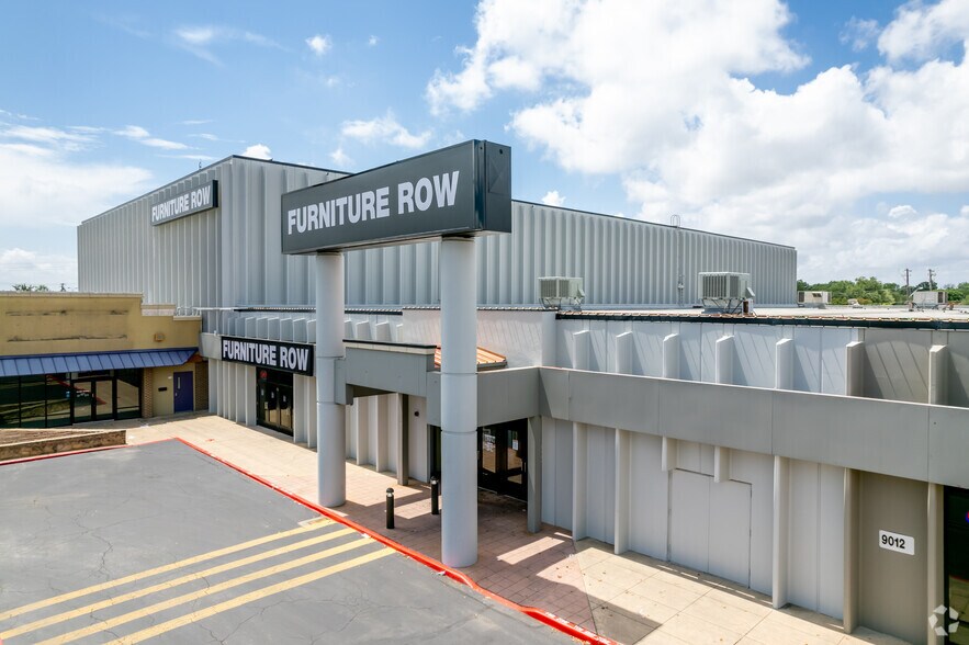 More Photos Of 9012 Research Blvd, Austin Unknown For Lease