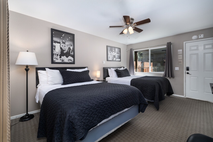 More Photos Of 1072 Ski Run Blvd, South Lake Tahoe Hotel For Sale