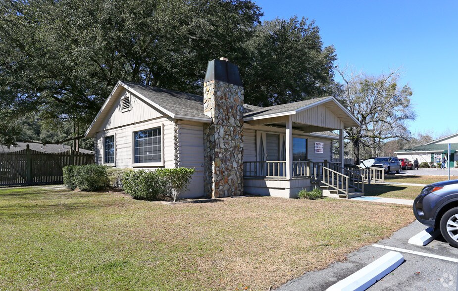 More Photos Of 2913 Optimist Dr, Marianna Office Residential For Sale
