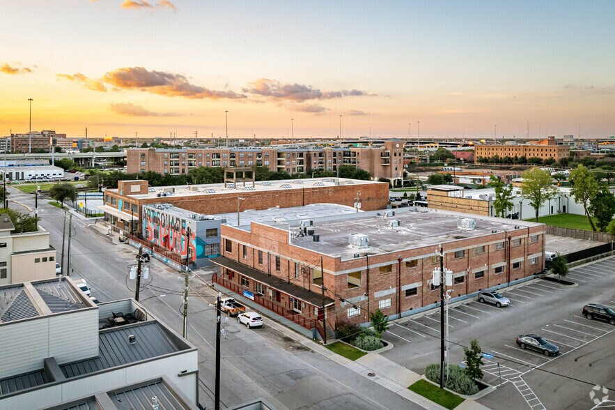 Primary Photo Of 2327 Commerce St, Houston Loft Creative Space For Lease