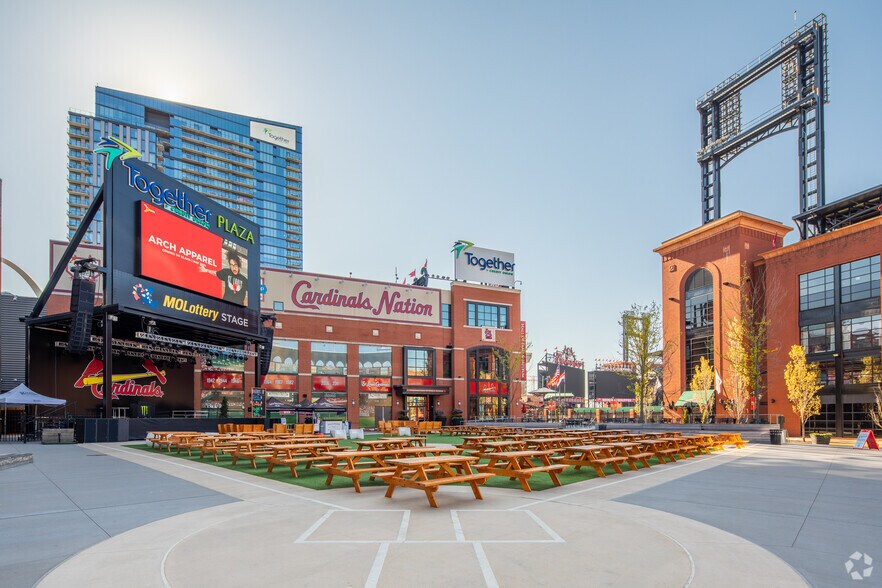 More Photos Of 6 Cardinal Way, Saint Louis Office For Lease