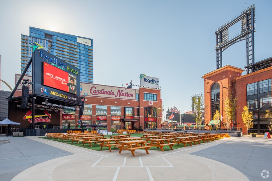 More Photos Of 6 Cardinal Way, Saint Louis Office For Lease