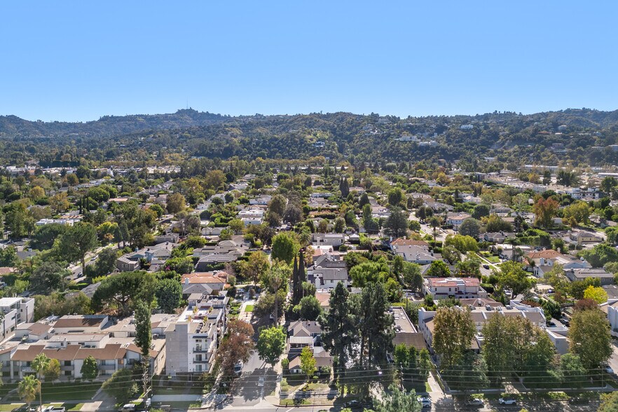 More Photos Of 12334 Moorpark St, Studio City Apartments For Sale