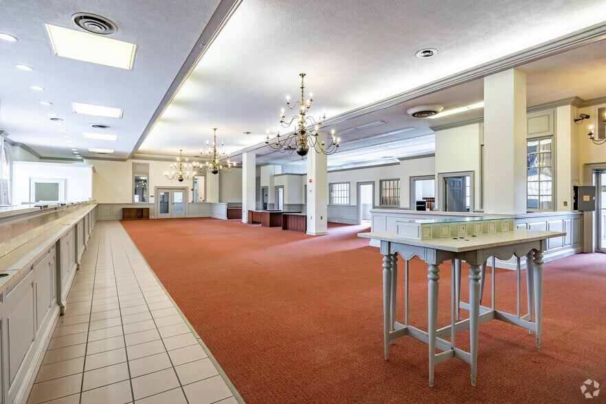 More Photos Of 128 S Washington St, Albany Freestanding For Sale