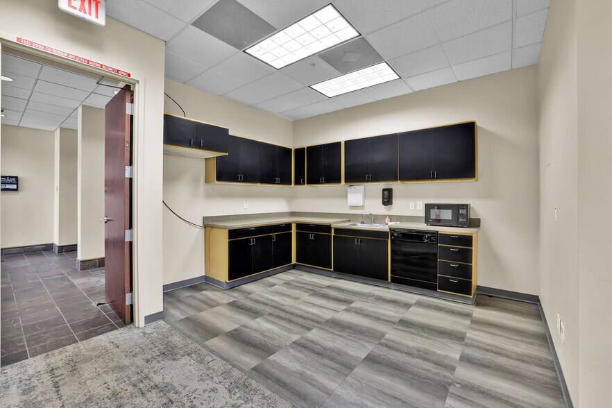 More Photos Of 7350 Campus Dr, Colorado Springs Office For Sale