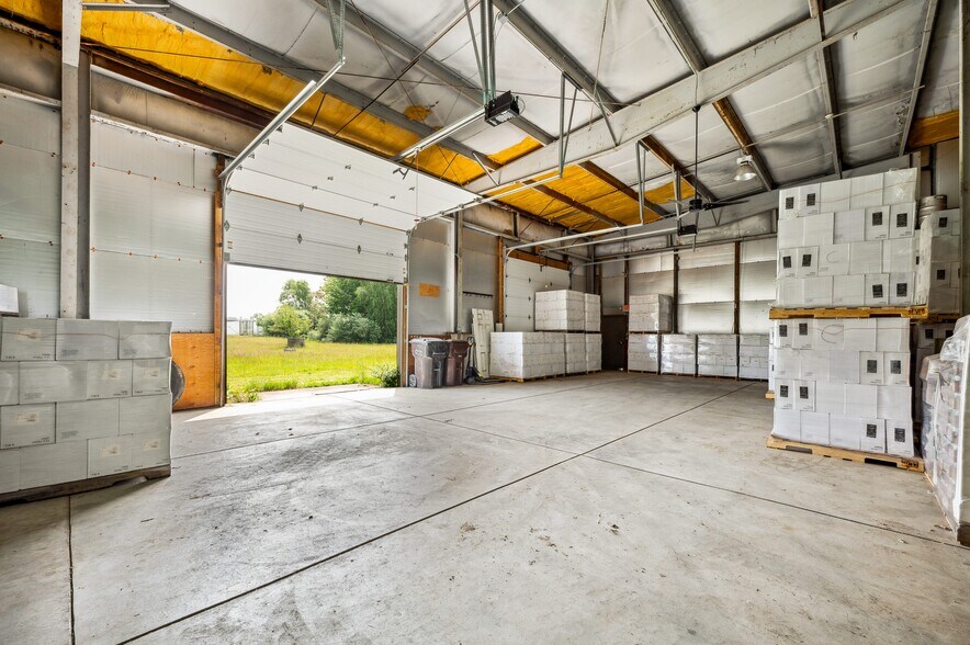 More Photos Of 207 Hawthorne Ave, Saint Joseph Warehouse For Sale