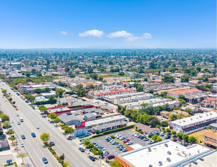 More Photos Of 1341-1343 E Las Tunas Dr, San Gabriel Storefront Retail Residential For Sale