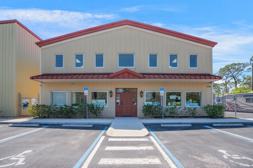 More Photos Of 1500 Desoto Rd, Sarasota Warehouse For Sale