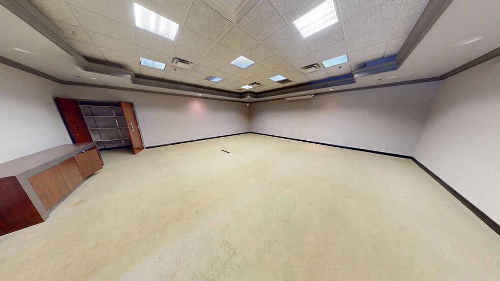 More Photos Of 6025 W Saginaw Hwy, Lansing Freestanding For Sale