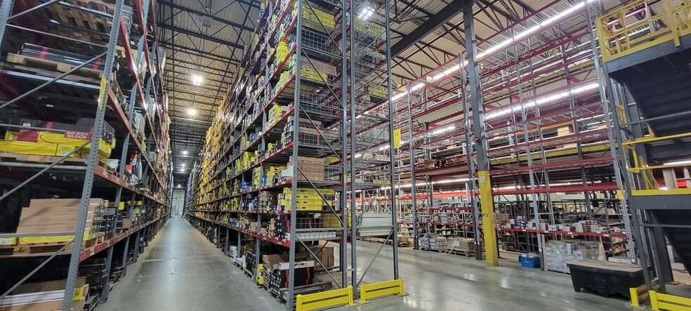 More Photos Of 29 Elizabeth Dr, Chester Distribution For Lease