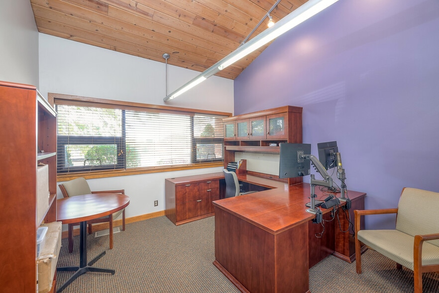 More Photos Of 8880 Ballentine St, Overland Park Office For Sale
