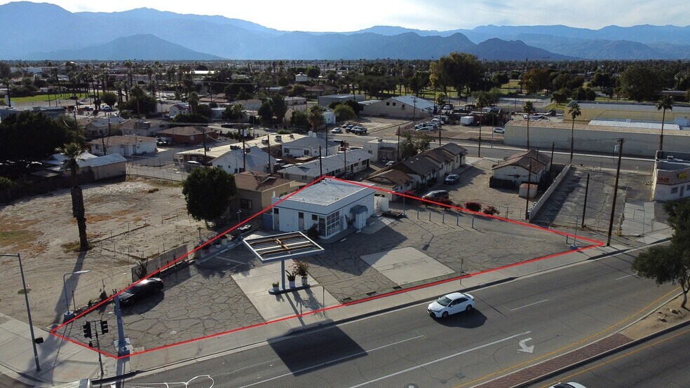 Primary Photo Of 82675 Indio Blvd, Indio Convenience Store For Sale