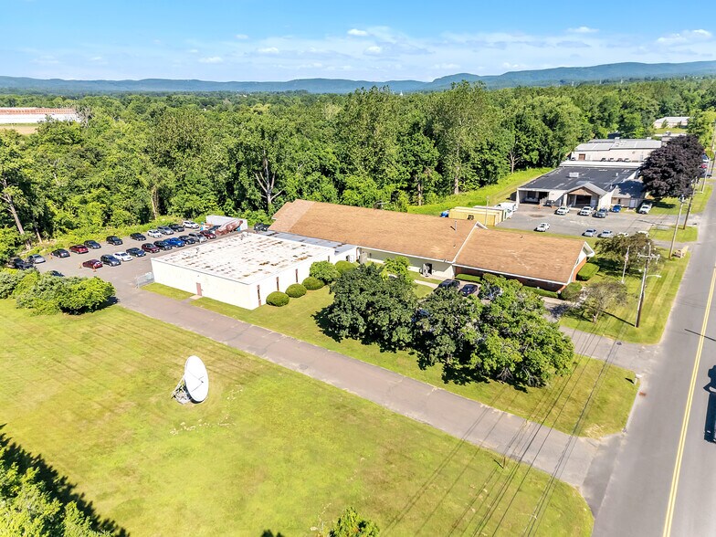 More Photos Of 79 Mainline Dr, Westfield Industrial For Lease