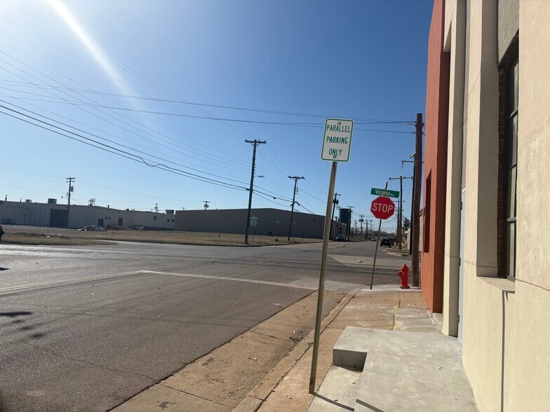 More Photos Of 1737 NW 5th St, Oklahoma City Warehouse For Lease