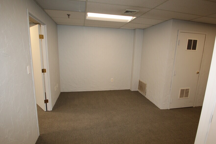 More Photos Of 274 Main St, Reading Office For Lease