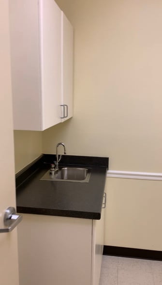 More Photos Of 203 Oakside Ln, Canton Medical For Sale