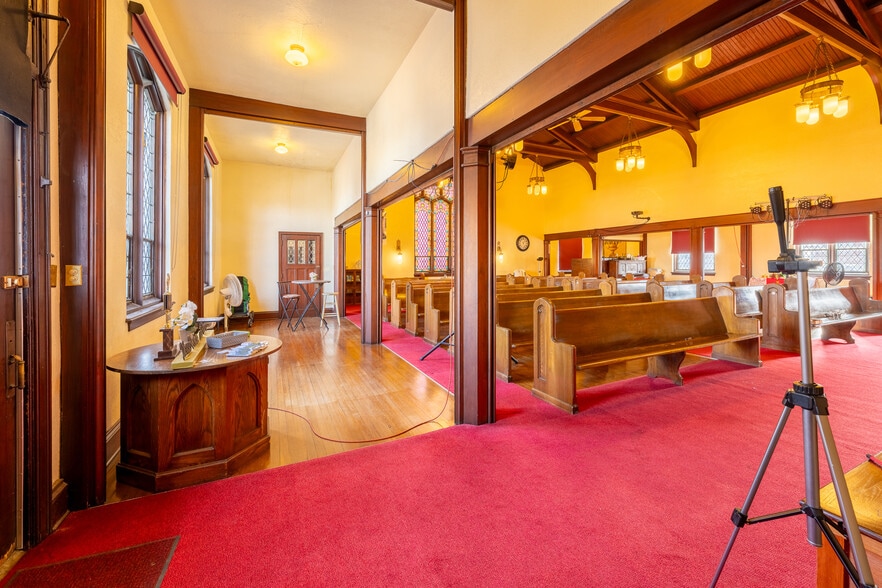 More Photos Of 927 Broadway, Fountain Hill Religious Facility For Sale