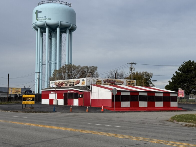 Primary Photo Of 69 Grand Island Blvd, Tonawanda Fast Food For Sale