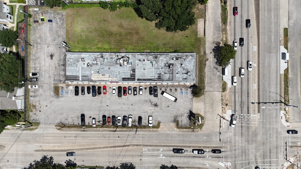More Photos Of 3401 N Shepherd Dr, Houston Storefront For Lease