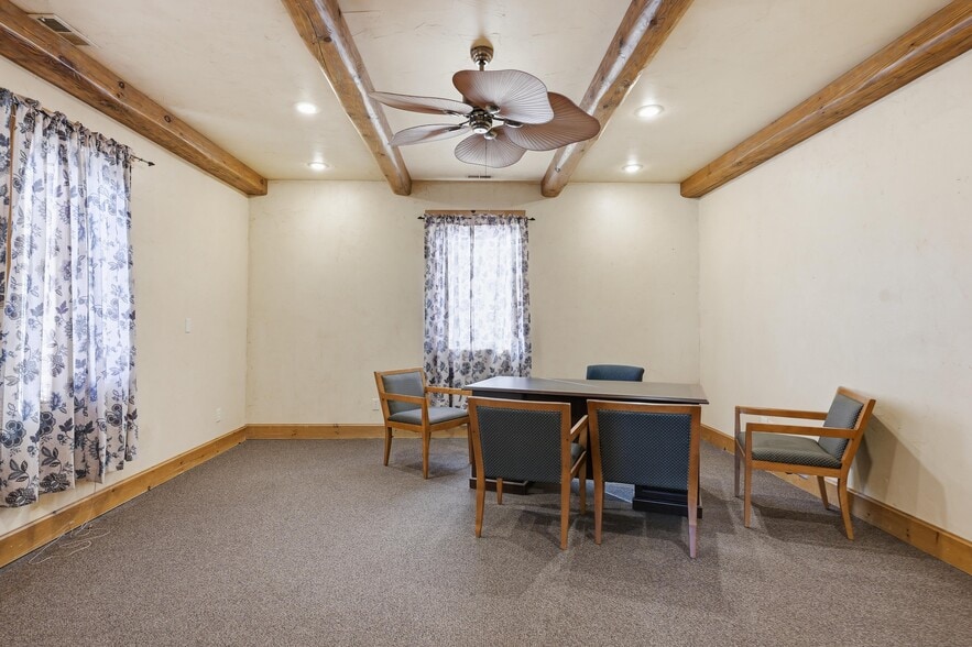 More Photos Of 2307 Missouri Ave, Carthage Light Distribution For Sale