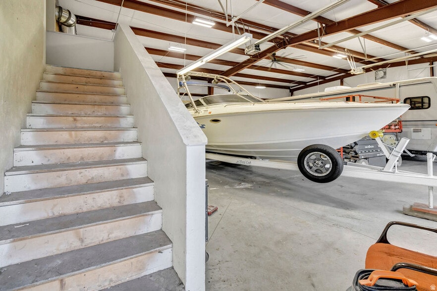 More Photos Of 46 S Center St, Elsinore Industrial For Sale