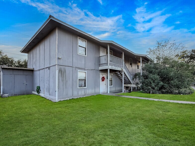 More Photos Of 1870 King David Dr, Three Rivers Apartments For Sale