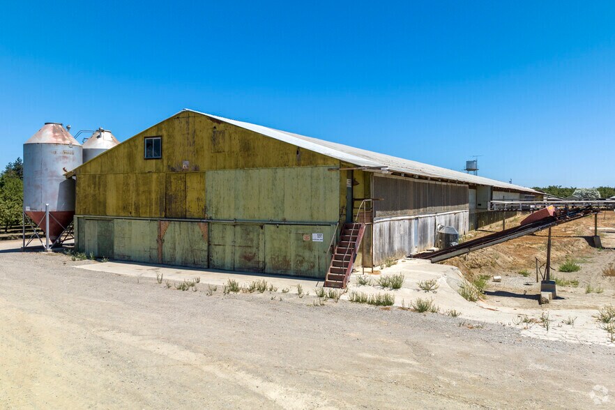More Photos Of 133 S Whitworth Rd, Newman Warehouse For Lease