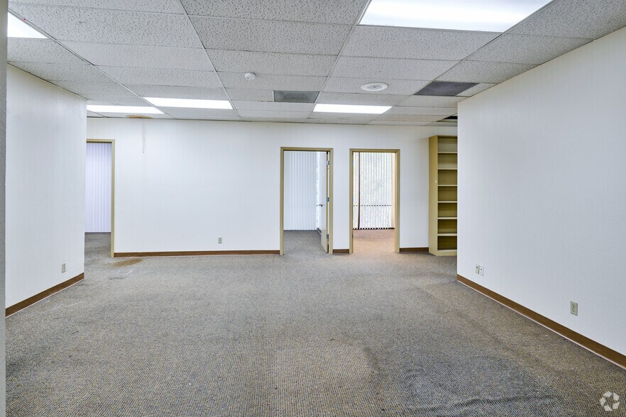 More Photos Of 4171 N Mesa St, El Paso Medical For Lease
