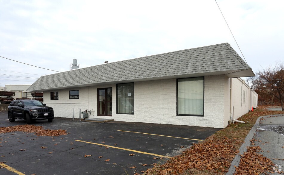 Primary Photo Of 64 Pettaconsett Ave, Cranston Office For Sale