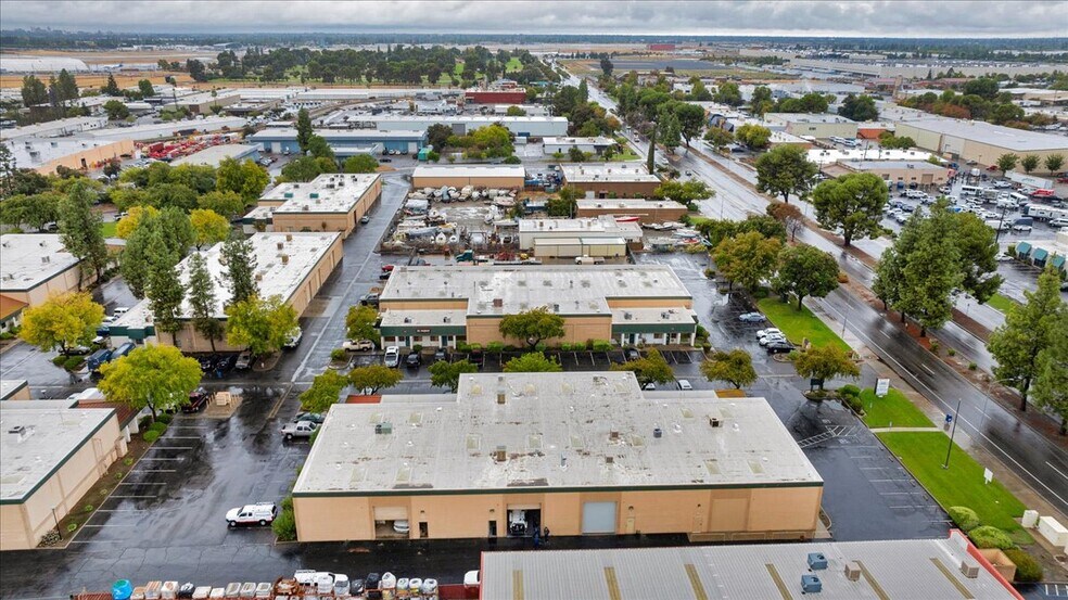 More Photos Of 5750 E Shields #102 ave, Fresno Industrial For Sale