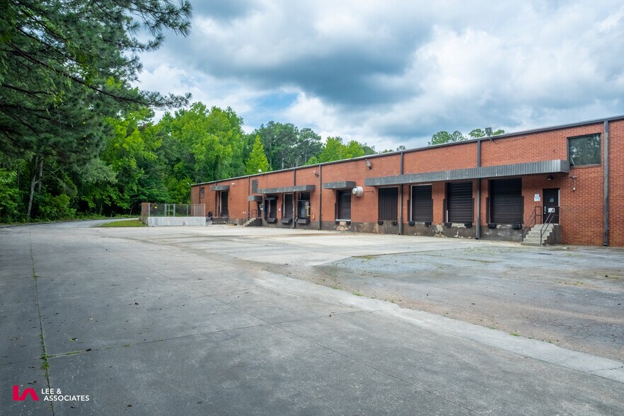 More Photos Of 5383 Truman Dr, Decatur Warehouse For Lease